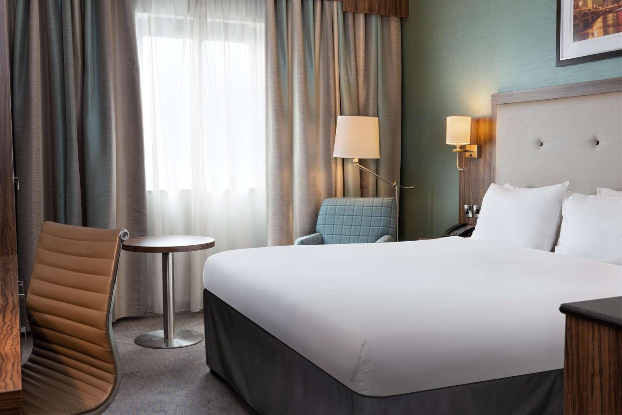 Doubletree By Hilton London Angel Kings Cross Hotel Bagian luar foto